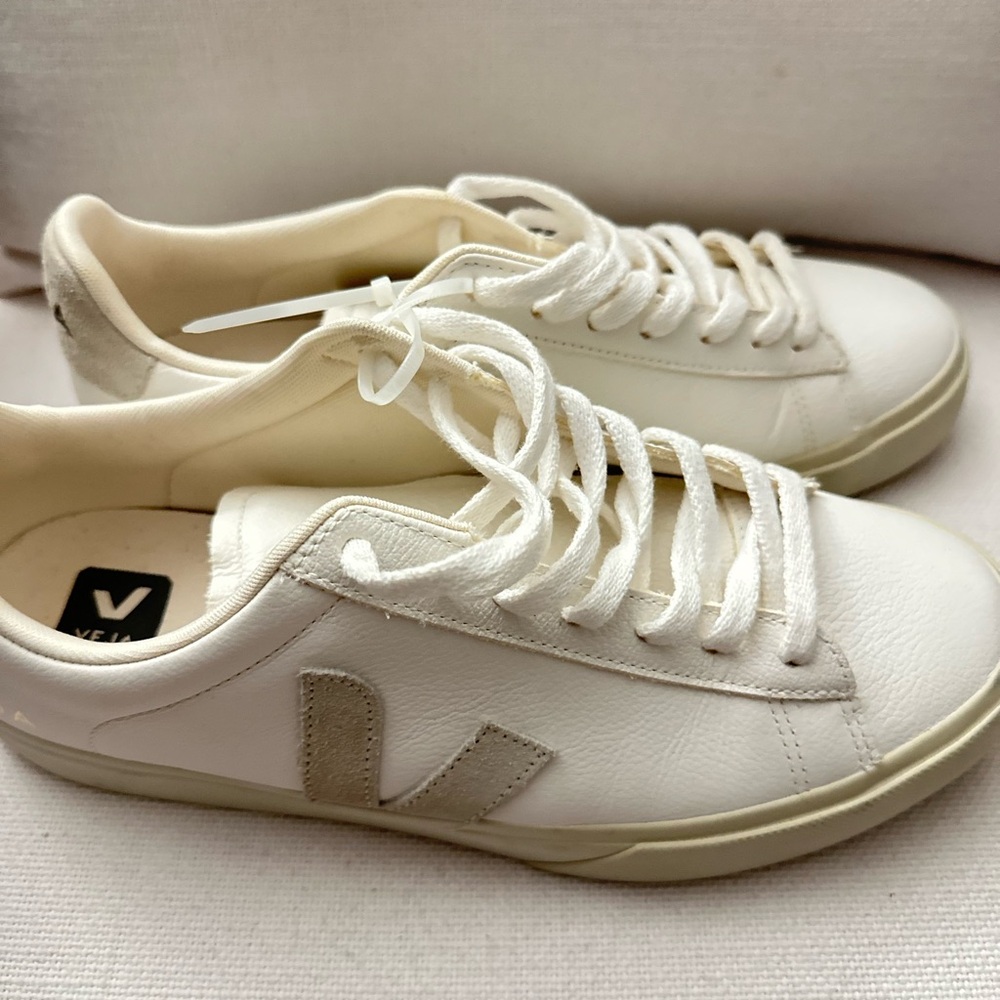 Veja White and Cream Men's Sneakers women’s 11 and men’s 42 Euro
